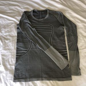 Size 8 Lululemon Swiftly Tech Long Sleeve.